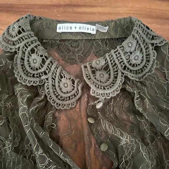 Alice & Olivia Lace blouse w/ Bell Sleeve - Picture 2 of 3